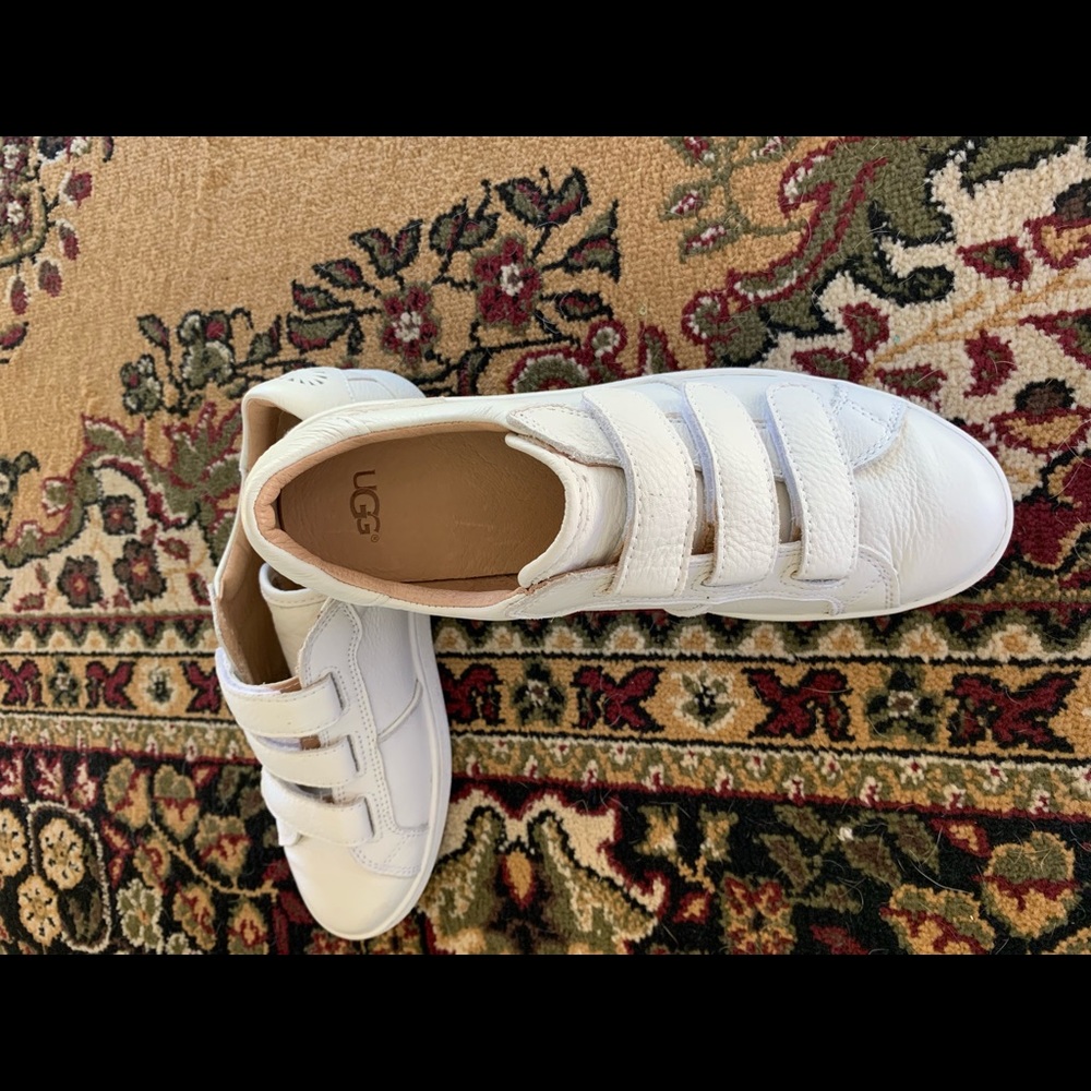 Ugg white sneakers tennis shoes